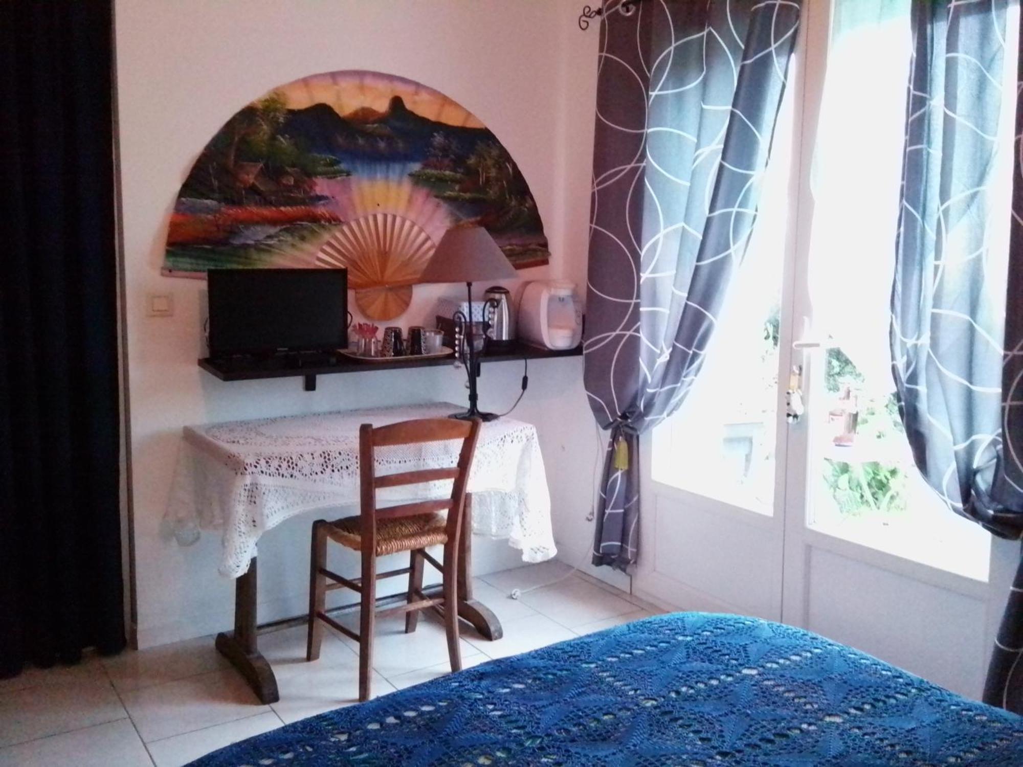 Le Chausse A Bres Chambre D'Hotes 2 Payzac  Ruang foto
